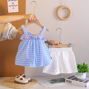 Completo Estivo 2026 per <span class=keywords><strong>Bambina</strong></span>: Top a Fiori a Quadri + Pantaloncini Bianchi, Set Casual 2 Pezzi - Product Image 3