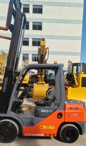 Used Toyota 3t Diesel <b>Forklift</b> 3m Lifting Height 2-3.5 Ton Capacity Engine Core Tested & Inspected - Product Image 4