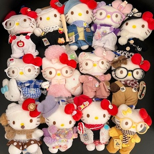 พวงกุญแจตุ๊กตาหมวกแดงนำโชคแบบใหม่ ชุดอุ่นๆ สำหรับฤดูหนาว พร้อมถุงของขวัญลายคิตตี้ - Product Image 4