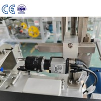 Machine d'étiquetage automatique à position fixe Skilt avec caméra pour bouteilles