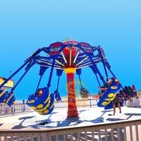 Parc d'attractions : Manèges à spirale, super balançoires pour enfants, sensations fortes
