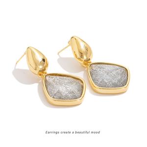 Cổ Trung Quốc Retro Thời Trang Stud Bông Tai Cho Phụ Nữ Tiên Tiến Tính Khí Với Ánh Sáng Sang Trọng Không Thường Xuyên Kim Cương Thiết Kế - Product Image 5