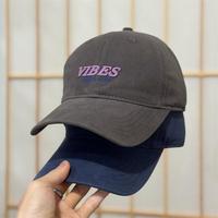 Gorra de béisbol de PVC con letras bordadas de otoño para mujer, versátil, con protección solar, de ala ancha, efecto adelgazante, gorra de camionero moderna para hombre