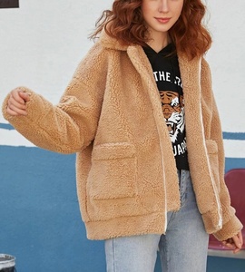 Vente en gros Veste coupe-vent en polaire Teddy zippée pour femme Manteau d'hiver épais et chaud en fausse fourrure - Product Image 2