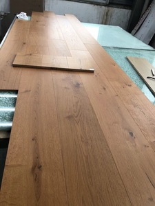 <span class=keywords><strong>Parquet</strong></span> en chêne européen à larges lames sur mesure, système de pose clipsable durable T&G, <span class=keywords><strong>parquet</strong></span> <span class=keywords><strong>massif</strong></span> d'ingénierie au design moderne pour intérieur - Product Image 4
