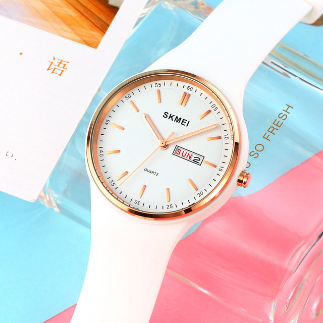 Hot Sale SKMEI 1747 Women's Minimalist Watch Rose Gold Dial Soft Silicone Strap Waterproof Daily Wear Watch