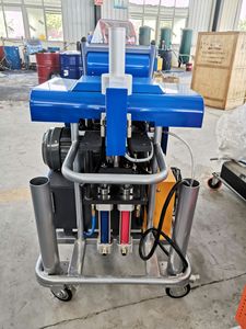 <span class=keywords><strong>Machine</strong></span> <span class=keywords><strong>à</strong></span> mousser le polyuréthane - Modèle 5600 Système de pulvérisation hydraulique de polyurée - Product Image 2