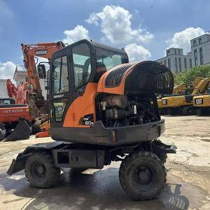 รถขุดตีนตะขาบ Doosan DX60W พร้อมบุ้งกี๋ขนาด 0.18 ลูกบาศก์เมตร น้ำหนักเครื่อง 6,000 กิโลกรัม (ระดับ 6 ตัน) เครื่องยนต์และมอเตอร์ - Product Image 2