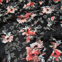 Kain Sutra Murni Motif Bunga Merah di Latar Belakang Hitam, Warna Gelap Lembut Elegan, Harga Grosir Terbaru untuk Pakaian Wanita