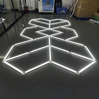 Fourniture d'usine en gros Éclairage LED hexagonal 4000K pour l'entretien de la voiture DIY Garage Gym Barber Shop Lampe de travail