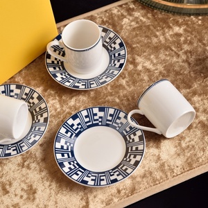 Juego de Tazas de Porcelana de Lujo con Platos y Tazuelas - Juego de Regalo Ecológico para Té y Café - Product Image 3