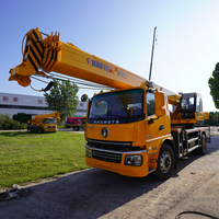 Grue de camion hydraulique de 16 tonnes avec une hauteur de levage maximale de 38 m, adaptée aux projets de construction