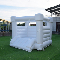 Château gonflable extérieur blanc de videur avec les jouets gonflables de ventilateur comprenant la maison de rebond