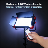 Projecteur vidéo LED RGB haute puissance 200W 2700K-9900K CCT Ra97 16 effets spéciaux DMX512 Contrôle par application Alliage d'aluminium 10000 Lux pour