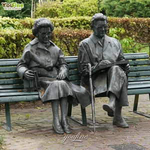 Park Memorial Lifesize pareja de ancianos sentada en un banco estatua de bronce - Product Image 3