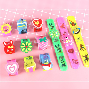 Pulsera de reloj con luz intermitente para niños, decoración de fiesta de dibujos animados, juguete de plástico con forma de corazón y función de brillo. - Product Image 1