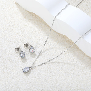 Juego de aretes y collar de circonita blanca en forma de lágrima de acero inoxidable para mujer, joyería de fiesta, cadena para clavícula, joyería de moda. - Product Image 2