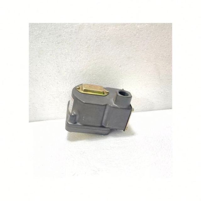 Genuine Original High Quality D2T-H18SS-S1052 D2T-H18SS-S1099 P1H-B30SS-S0253 Pressure Switches Premium Product