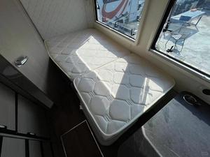 2 Autocaravanas de Lujo con Escalón Eléctrico, TV de 22 Pulgadas, Lavadora de 3 kg, Refrigerador de 148 L, Tanque de Agua de 160 L, Panel Solar de 800 W para Viajes a la Playa - Product Image 4
