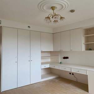 Armario de Dormitorio de Madera Maciza, Armario de Esquina Francés con Paneles - Product Image 2