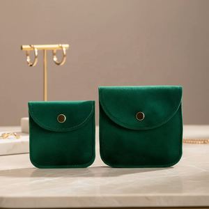 Sacs d'emballage pour bijoux en velours de luxe personnalisés, recyclables, avec couvercle rabattable, sacs anti-poussière, pochette pour bijoux en microfibre, impression sur velours hollandais - Product Image 1