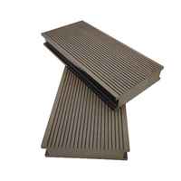Fournisseur direct d'usine de terrasses en WPC solides traditionnelles décoratives pour espaces de vie extérieurs