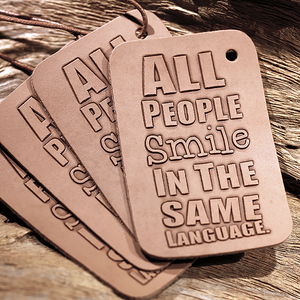 Patch en cuir personnalisé pour chapeaux, jeans, vêtements, avec logo ou nom, thermocollant, gravé, pour canapés - Product Image 1