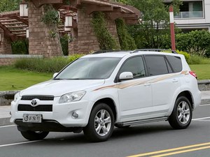 Toyota RAV4 2.4 4x4 del 2012, Asiento Eléctrico, Impecable, Sin Fumadores, Techo Solar, Buen Estado de Funcionamiento, Aire Acondicionado en Buen Estado - Product Image 1