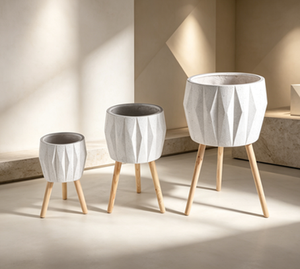 Ensemble de 3 pots de fleurs sur trépied à facettes en diamant, jardinière géométrique moderne sur pieds en bois, décorative pour l'intérieur et l'extérieur - Product Image 5