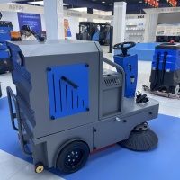 Machine de balayage de sols industrielle électrique robuste à batterie pour entrepôt et béton, certifiée CE