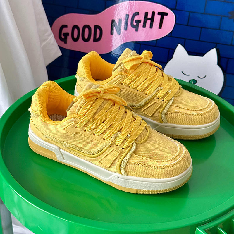 สีเหลือง