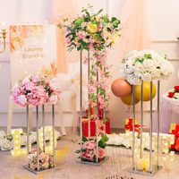 Support à fleurs moderne en fer plaqué or pour les lieux de mariage Aménagement de piste géométrique transfrontalier Décorations de table de mariage