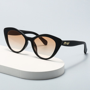 <span class=keywords><strong>Occhiali</strong></span> <span class=keywords><strong>da</strong></span> <span class=keywords><strong>Sole</strong></span> Cat Eye 2025, Design di Marca per Adulti, Stile Europeo e Americano, Protezione UV400, Montatura Completa per Uomo e <span class=keywords><strong>Donna</strong></span> - Product Image 3
