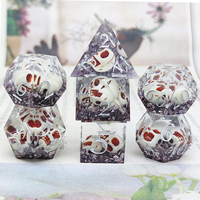 Jeu de dés en résine transparente à bords vifs, crâne blanc et pierres concassées violettes, polyédrique 7 pièces pour DND RPG et jeux de table