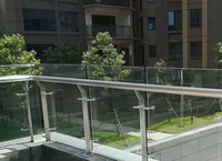 Système de balustrade en verre poli durable, design moderne, installation facile, garantie à vie, appartement, villa, hôtel, balcon, escalier, terrasse