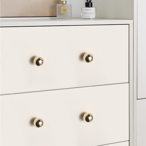 ลูกบิดและมือจับตู้โลหะผสมสังกะสีทันสมัยสำหรับห้องครัวห้องนอนห้องน้ำตู้เสื้อผ้าลิ้นชักทนทานและติดตั้งง่าย - Product Image 1