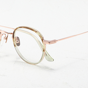 Nuevo marco de titanio B para mujer, estilo ojo de gato, ultraligero, bicolor, con electrochapado IP. - Product Image 2