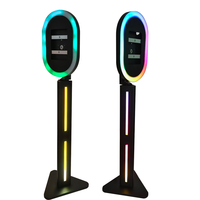 XLP Photomaton triangulaire LED élégant de style pilier pour iPad avec plateau rotatif