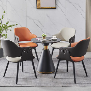 Sillas de Comedor Italianas Minimalistas, Sillas de Comedor de Cuero Modernas y Lujosas, Respaldos de <span class=keywords><strong>Estilo</strong></span> Retro para <span class=keywords><strong>Restaurante</strong></span> - Product Image 1