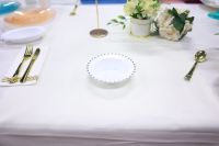 Assiettes à dîner en plastique de 7 oz, bols ovales avec bord doré, vaisselle en plastique jetable, vaisselle de fête élégante et résistante, bols à perles blancs