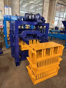 Linea di Produzione di Mattoni in Cemento ad Alta Precisione YAODA QTJ4 35, Macchina per la Fabbricazione di Blocchi Cavi Interbloccanti per Pavimentazione - Product Image 5