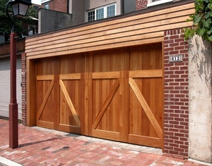 <span class=keywords><strong>Porte</strong></span> <span class=keywords><strong>de</strong></span> <span class=keywords><strong>garage</strong></span> <span class=keywords><strong>enroulable</strong></span> en bois massif design moderne Surface finie à isolation thermique Taille standard bon marché pour les villas - Product Image 3