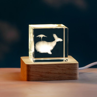 Lampe de table LED décorative en bois avec base en cristal, gravure laser 3D personnalisée, éclairage de nuit, décoration de chambre et de bureau, vente en gros