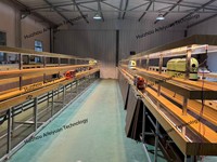 Système de convoyeur alimentaire guidé par rail, robot de service intelligent personnalisé, nouvelle conception, machine de livraison de sushis pour cantine et buffet