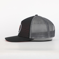 Gorra Trucker de 5 Paneles de Alta Calidad, Gorra de Malla con Parche Tejido Personalizado al por Mayor para Deportes, Orificios Circulares, Gorras Clásicas para Hombre de Alto Rendimiento