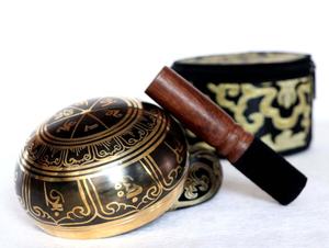 Cuenco para cantar de Arte de latón de calidad superior pulido hecho en Nepal para meditación budista religiosa un recuerdo de artesanía de Metal - Product Image 3