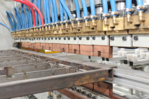 Línea de Producción de Máquinas de Soldadura por Puntos Automáticas Multipunto bibo Hwashi para Mallas Metálicas, Estantes, Bombas, Motores y Rodamientos - Product Image 4
