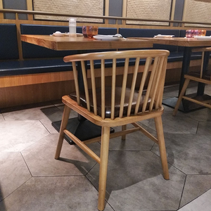 Chaise de salle à manger en bois massif avec accoudoirs rembourrés, style nordique, pour salle à manger, usage adulte - Product Image 4