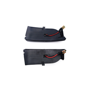 Feux de clignotants séquentiels à LED avec lentille fumée ADT pour rétroviseurs latéraux Ranger T6 Raptor Wildtrak et Everest 2015-2019 - Product Image 3