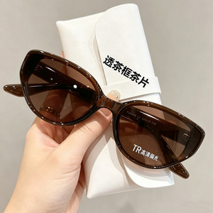Lunettes de soleil œil de chat pour femmes, monture complète, polarisées UV400, style rétro, pour la conduite, pour adultes - Product Image 1